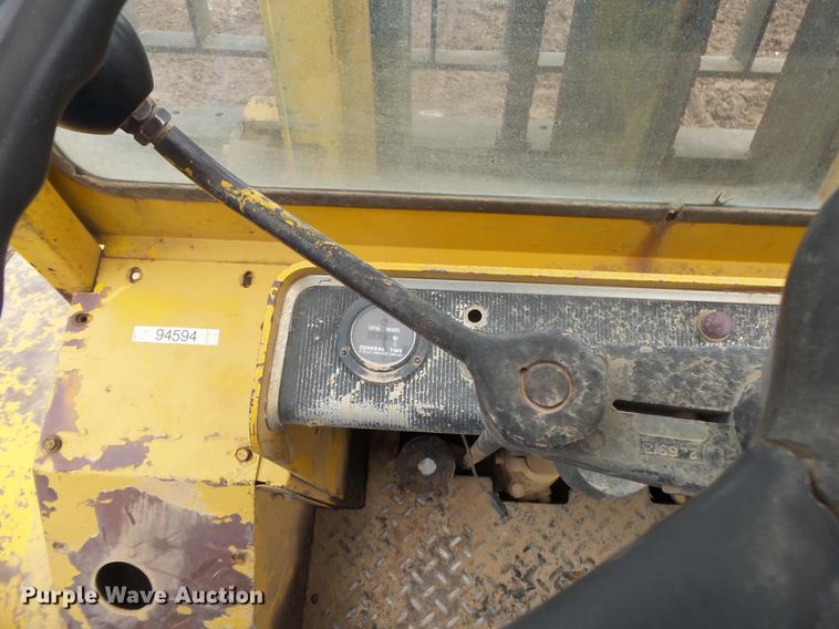 image for item DE3637 Hyster Challenger 150 forklift