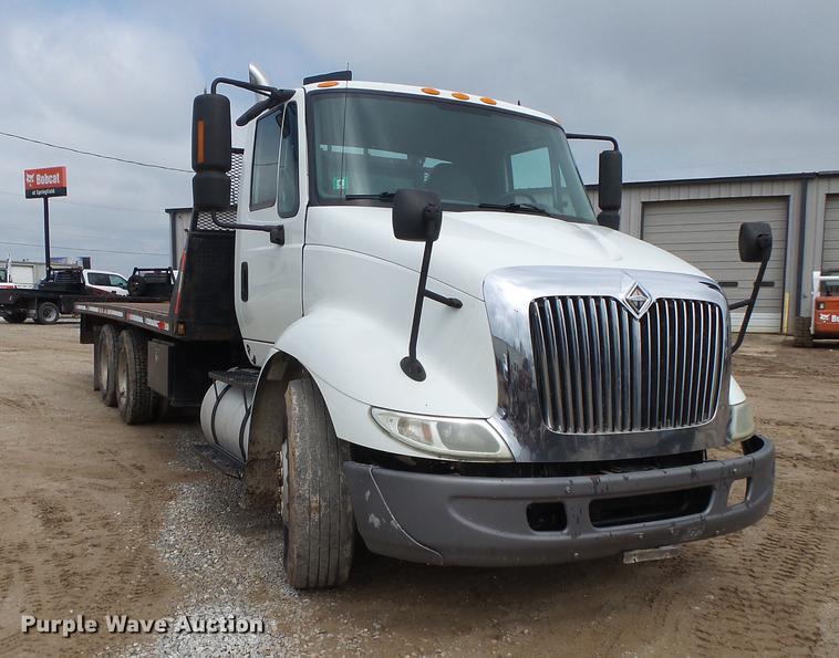 image for item DE3638 2007 International TranStar 8600 rollback truck