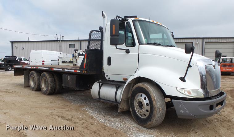 image for item DE3638 2007 International TranStar 8600 rollback truck
