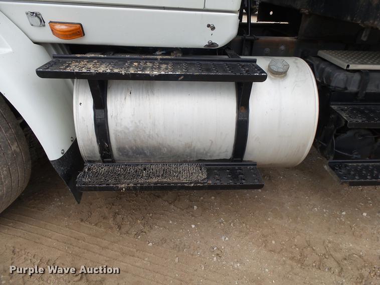 image for item DE3638 2007 International TranStar 8600 rollback truck