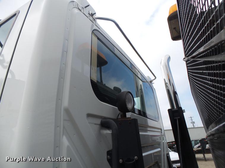 image for item DE3638 2007 International TranStar 8600 rollback truck