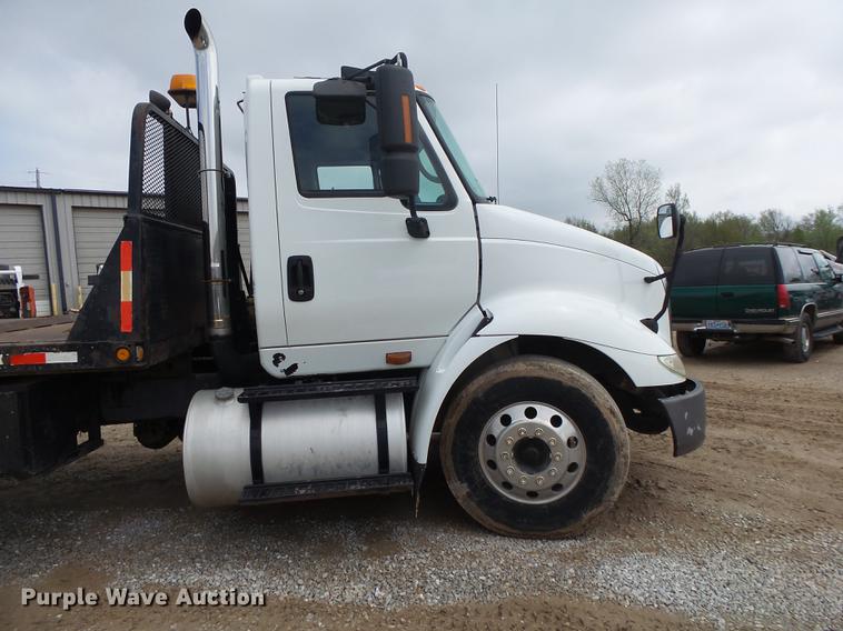 image for item DE3638 2007 International TranStar 8600 rollback truck