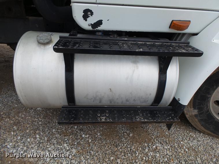 image for item DE3638 2007 International TranStar 8600 rollback truck