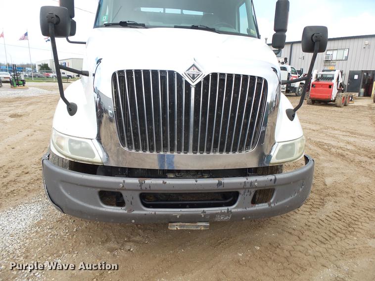 image for item DE3638 2007 International TranStar 8600 rollback truck