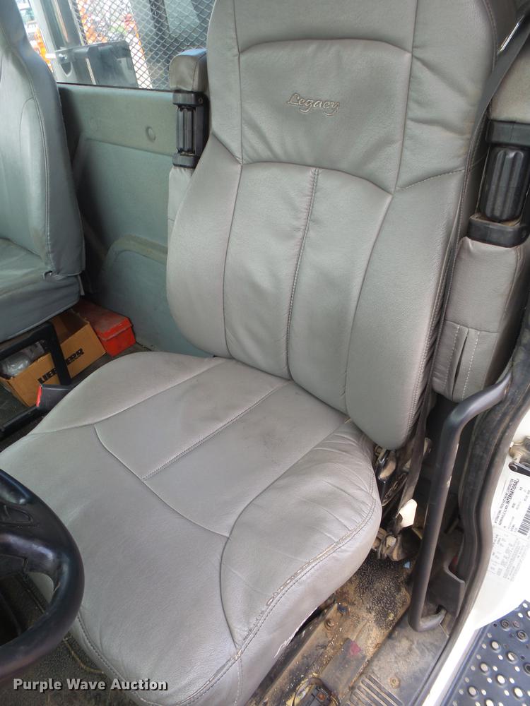 image for item DE3638 2007 International TranStar 8600 rollback truck