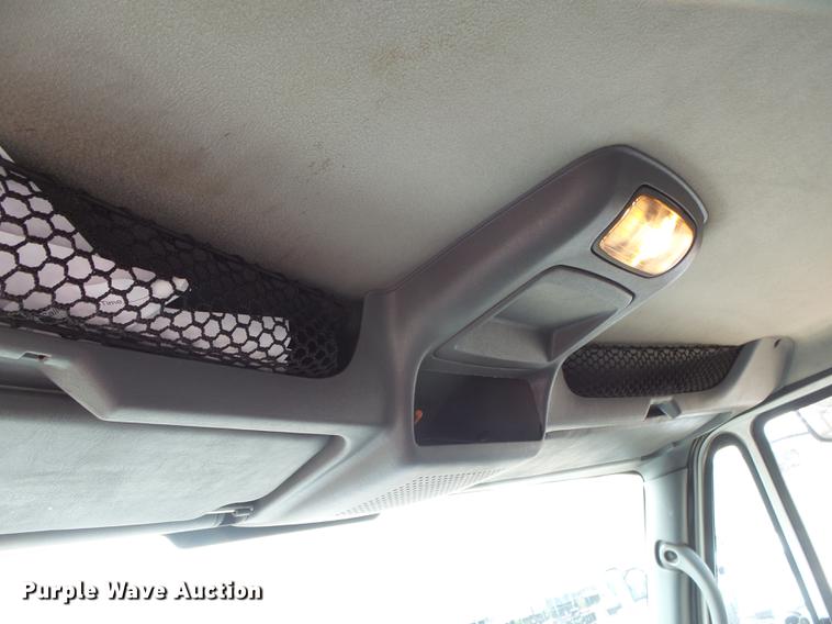 image for item DE3638 2007 International TranStar 8600 rollback truck