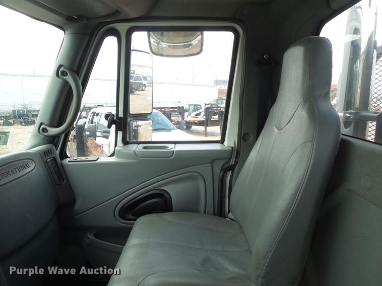 image for item DE3638 2007 International TranStar 8600 rollback truck