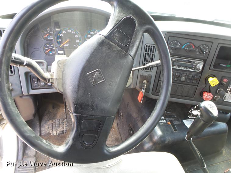 image for item DE3638 2007 International TranStar 8600 rollback truck