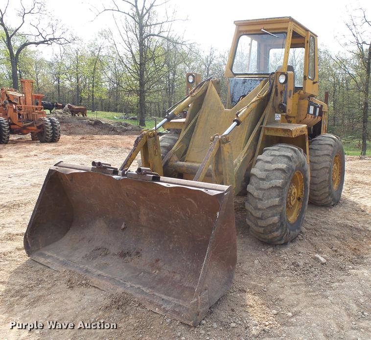 image for item DE3644 Owatonna 880 wheel loader
