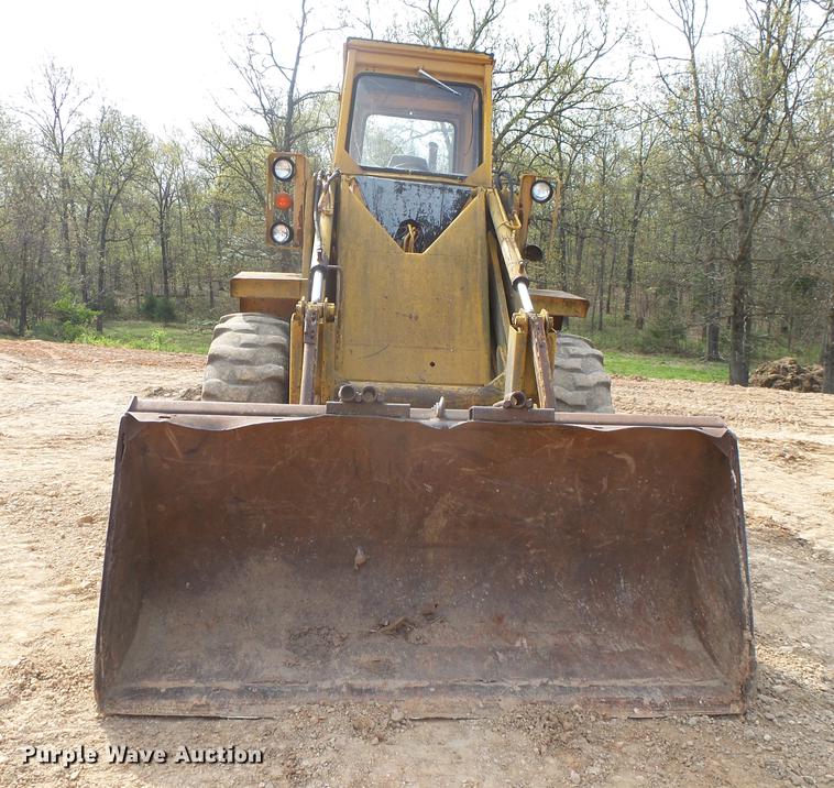 image for item DE3644 Owatonna 880 wheel loader