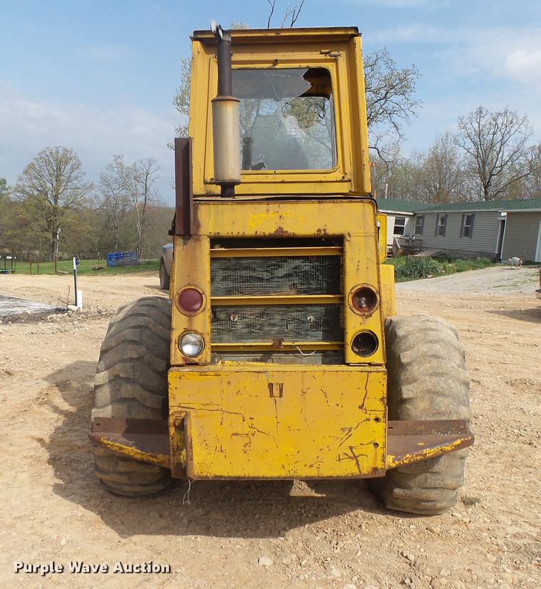 image for item DE3644 Owatonna 880 wheel loader