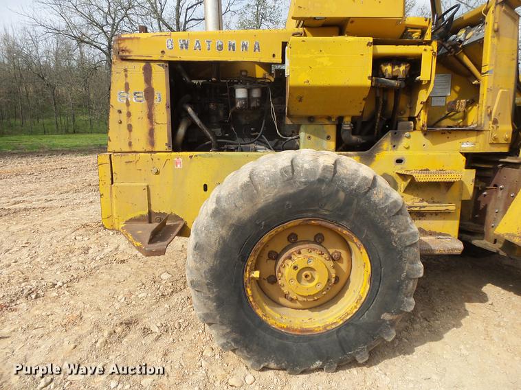image for item DE3644 Owatonna 880 wheel loader