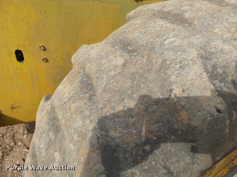 image for item DE3644 Owatonna 880 wheel loader