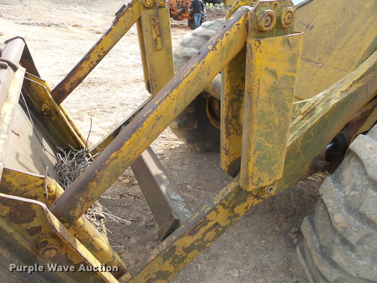 image for item DE3644 Owatonna 880 wheel loader