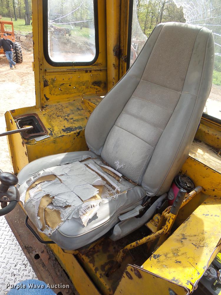 image for item DE3644 Owatonna 880 wheel loader