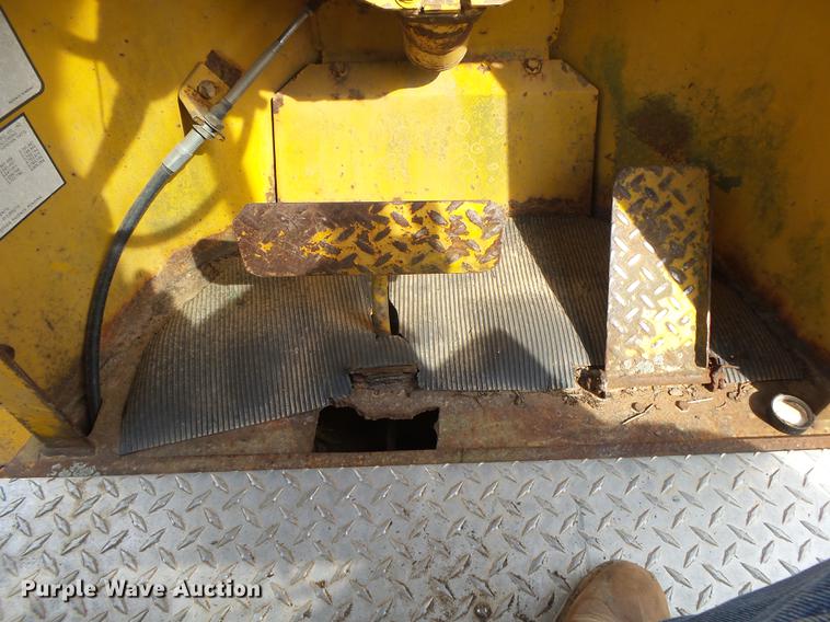 image for item DE3644 Owatonna 880 wheel loader