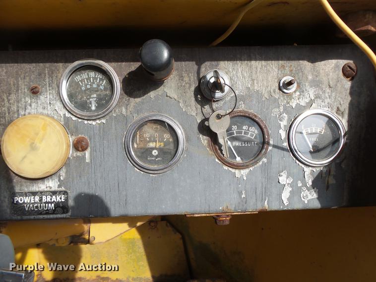 image for item DE3644 Owatonna 880 wheel loader