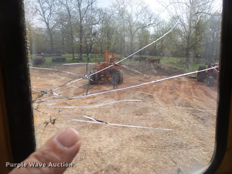 image for item DE3644 Owatonna 880 wheel loader