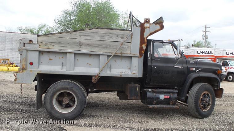 image for item DE3645 1986 GMC TopKick dump truck