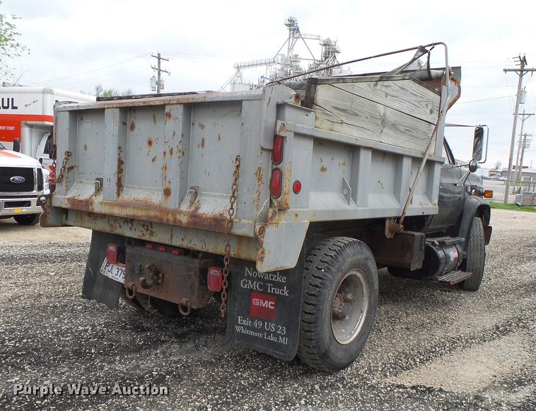 image for item DE3645 1986 GMC TopKick dump truck