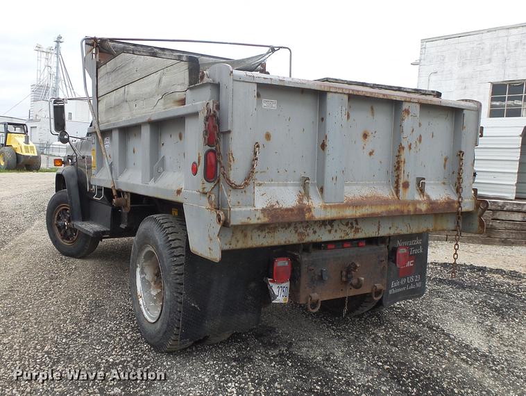 image for item DE3645 1986 GMC TopKick dump truck