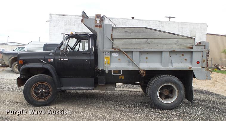 image for item DE3645 1986 GMC TopKick dump truck