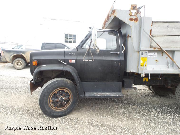 image for item DE3645 1986 GMC TopKick dump truck
