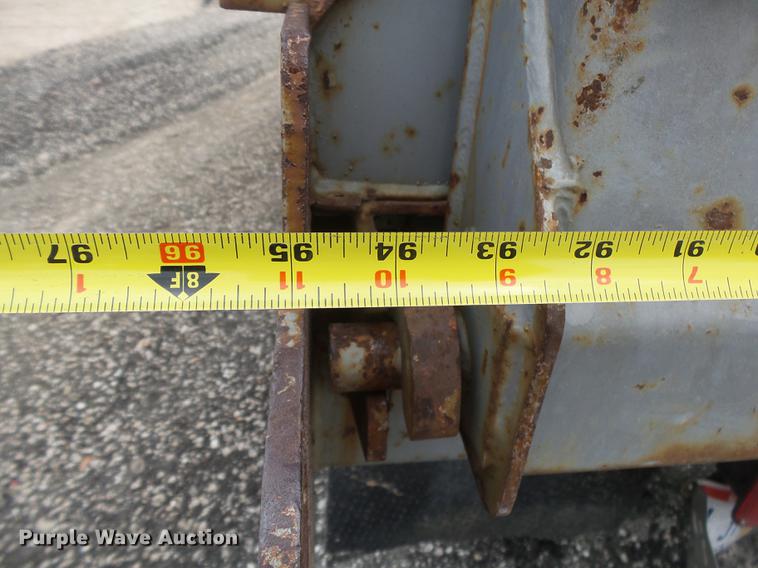 image for item DE3645 1986 GMC TopKick dump truck