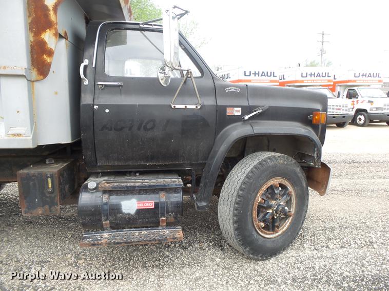 image for item DE3645 1986 GMC TopKick dump truck