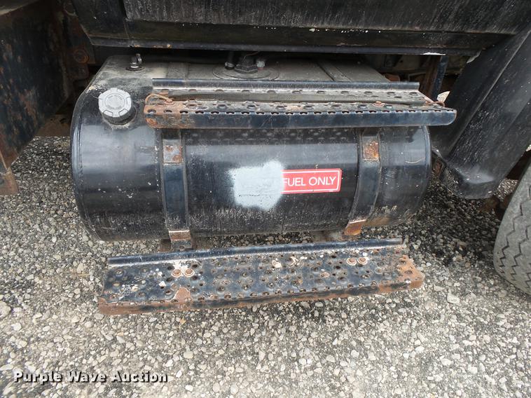 image for item DE3645 1986 GMC TopKick dump truck