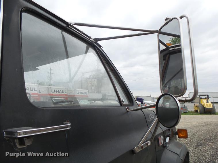 image for item DE3645 1986 GMC TopKick dump truck