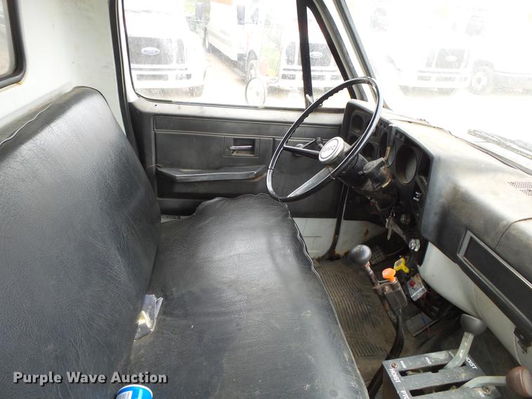 image for item DE3645 1986 GMC TopKick dump truck