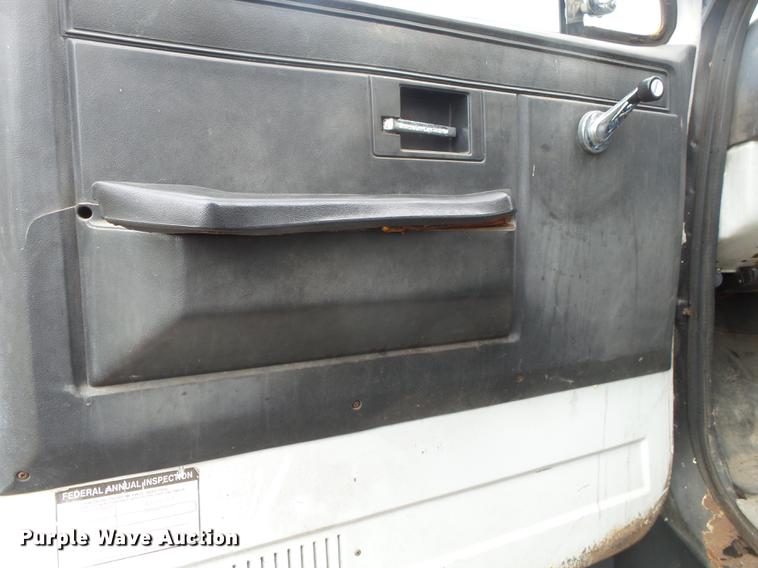 image for item DE3645 1986 GMC TopKick dump truck