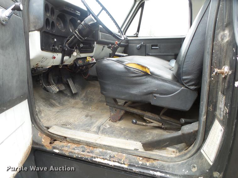 image for item DE3645 1986 GMC TopKick dump truck