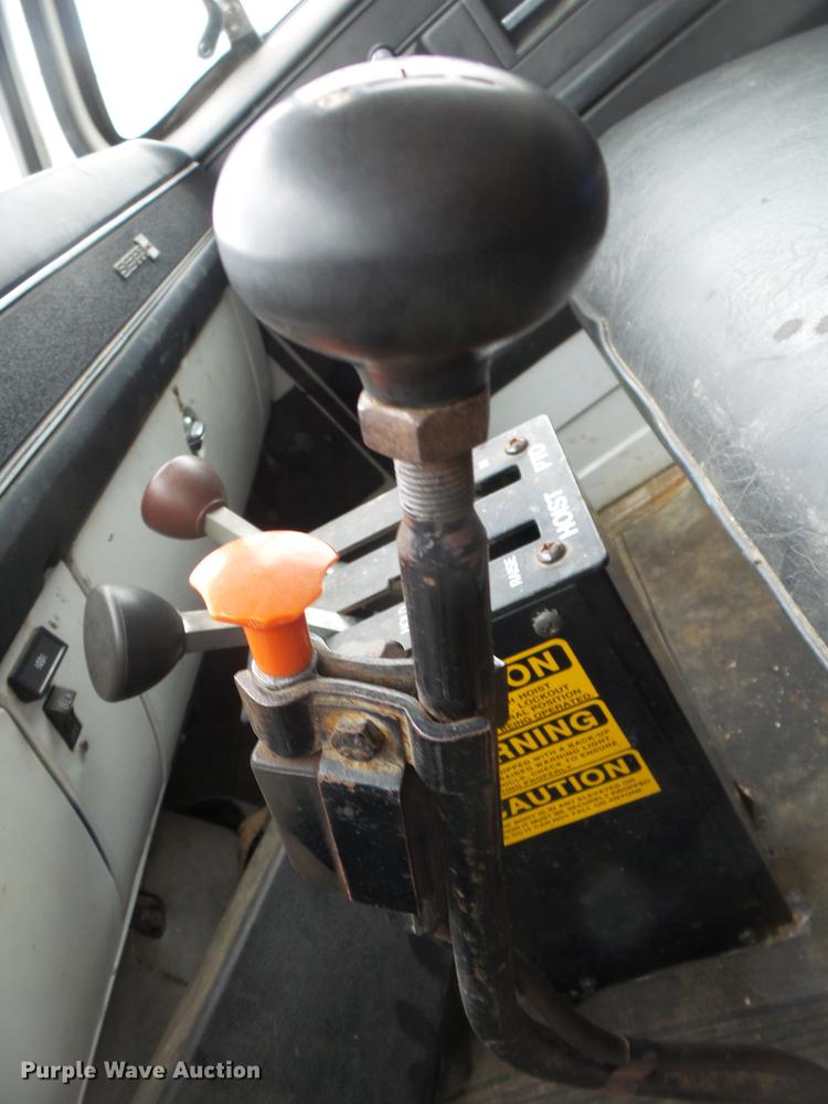 image for item DE3645 1986 GMC TopKick dump truck