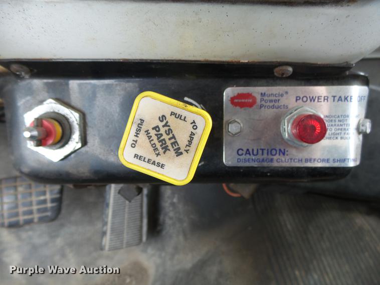 image for item DE3645 1986 GMC TopKick dump truck