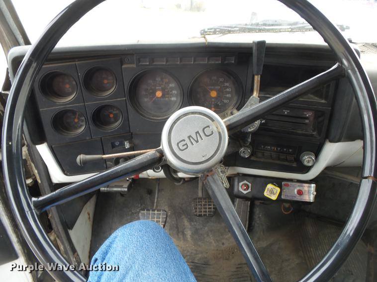 image for item DE3645 1986 GMC TopKick dump truck