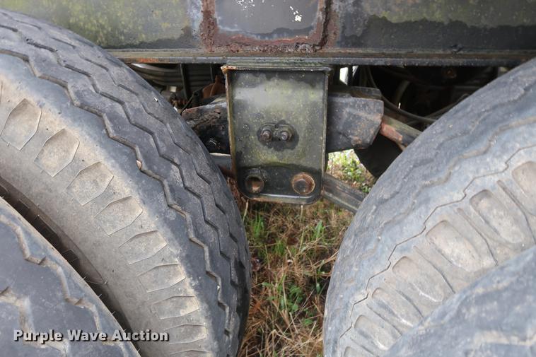 image for item DF3630 1979 Hobbs flatbed trailer