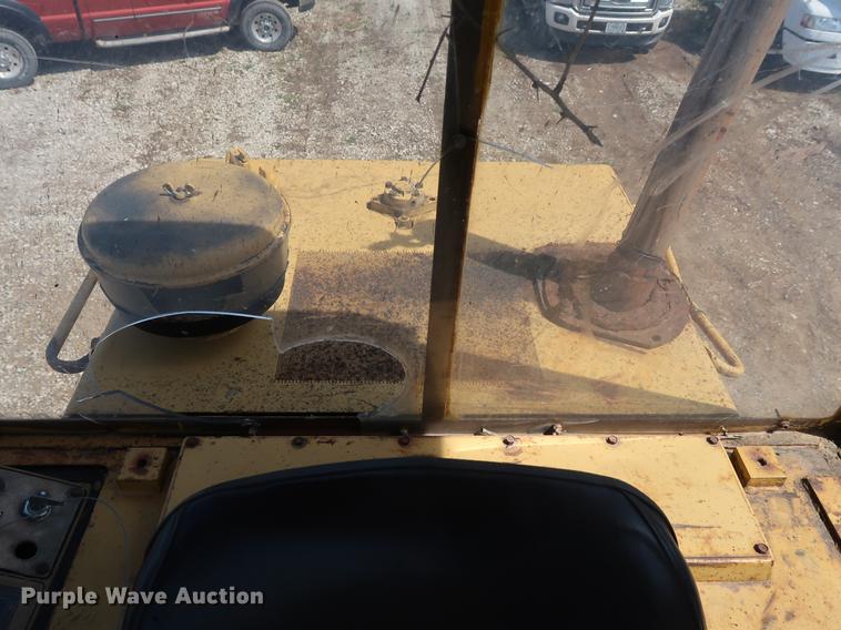 image for item DF3657 Caterpillar 963 track loader