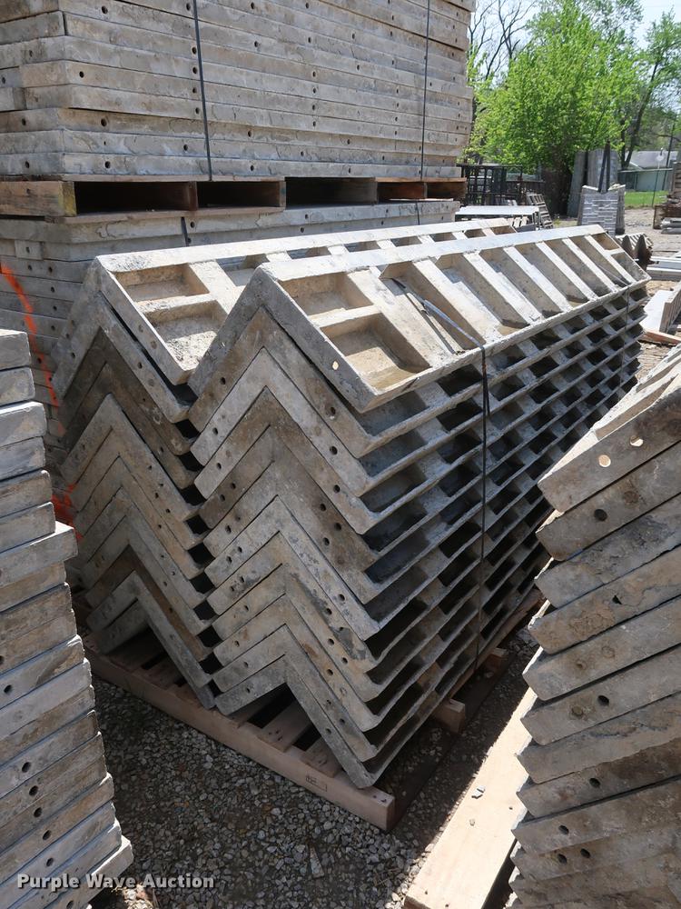 image for item DF3698 Aluminum concrete forms