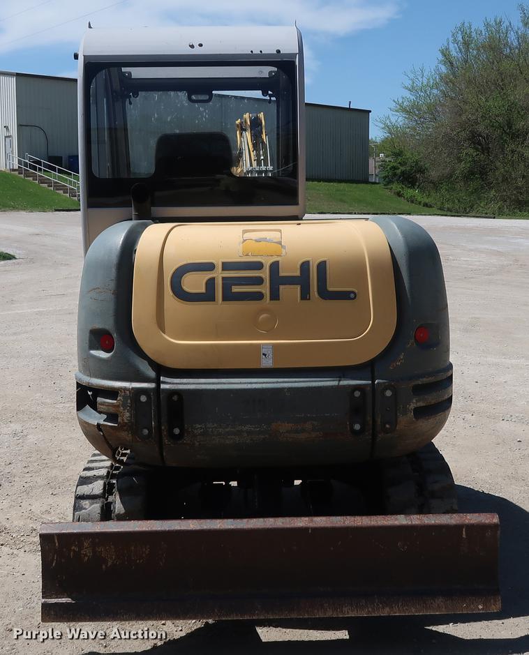 image for item DF3701 2007 Gehl 353 mini excavator