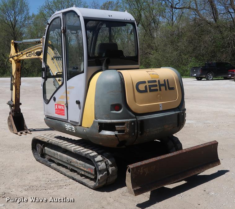 image for item DF3701 2007 Gehl 353 mini excavator