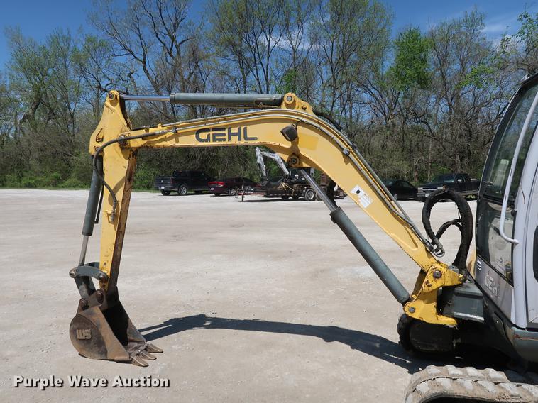 image for item DF3701 2007 Gehl 353 mini excavator