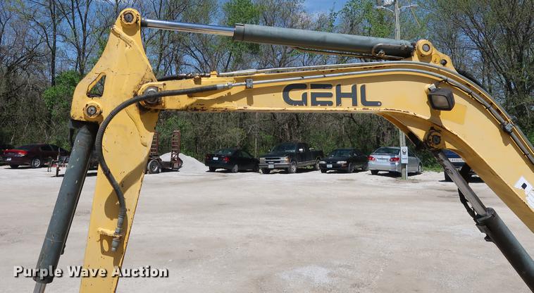 image for item DF3701 2007 Gehl 353 mini excavator