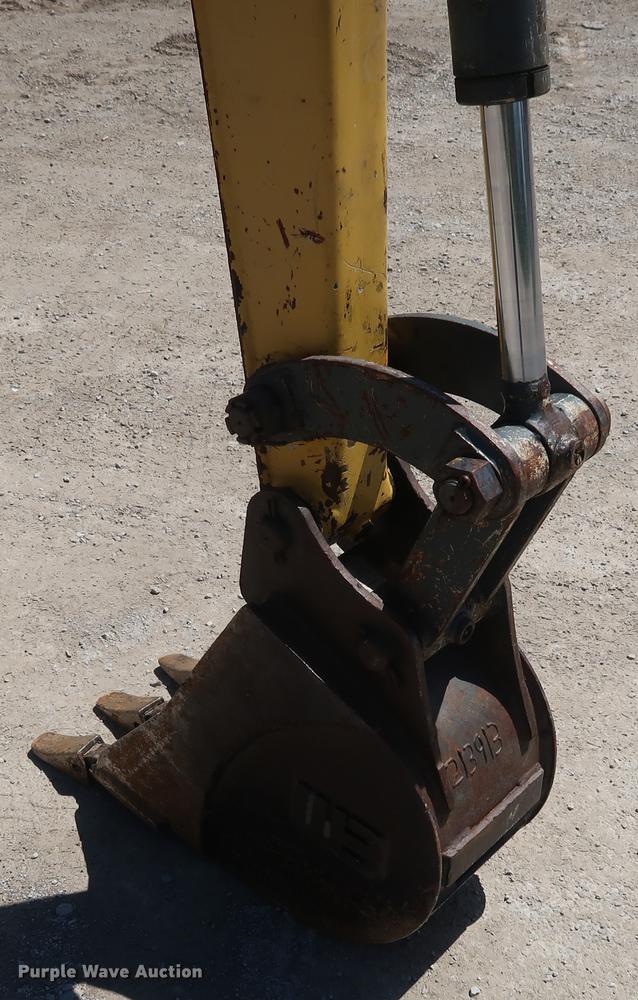 image for item DF3701 2007 Gehl 353 mini excavator