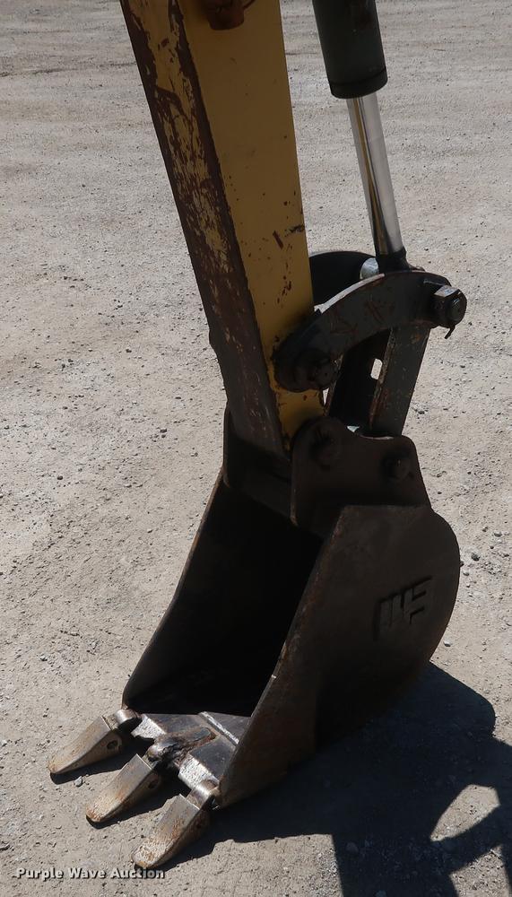 image for item DF3701 2007 Gehl 353 mini excavator