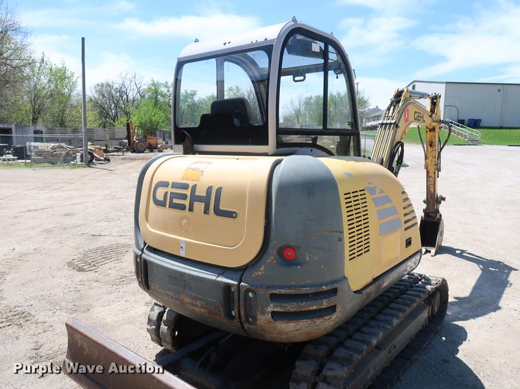 image for item DF3701 2007 Gehl 353 mini excavator