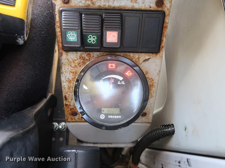 image for item DF3701 2007 Gehl 353 mini excavator