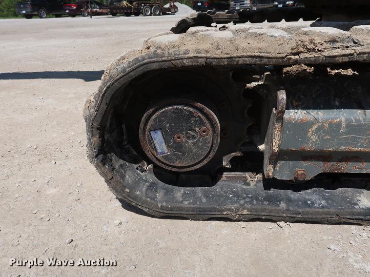 image for item DF3701 2007 Gehl 353 mini excavator