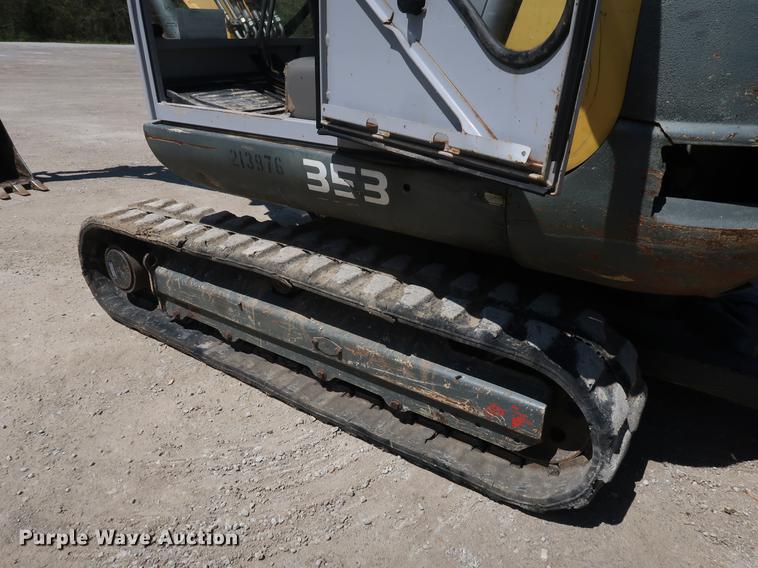 image for item DF3701 2007 Gehl 353 mini excavator